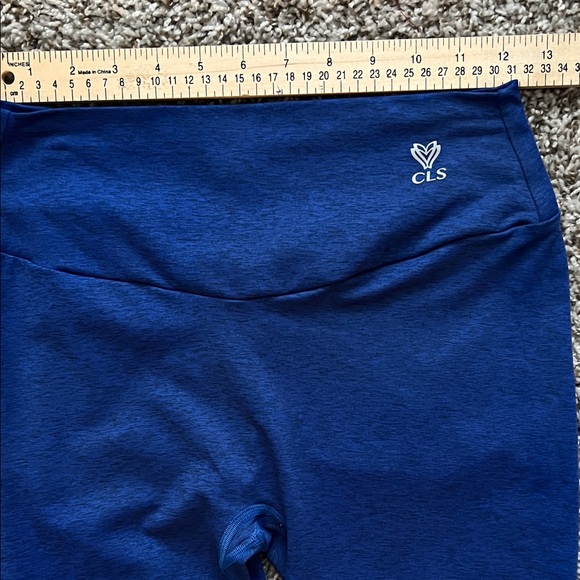 NWOT CLS  V Back Ruffle Pocket Leggings Solid High-Waisted in Size XL - Picture 8 of 12